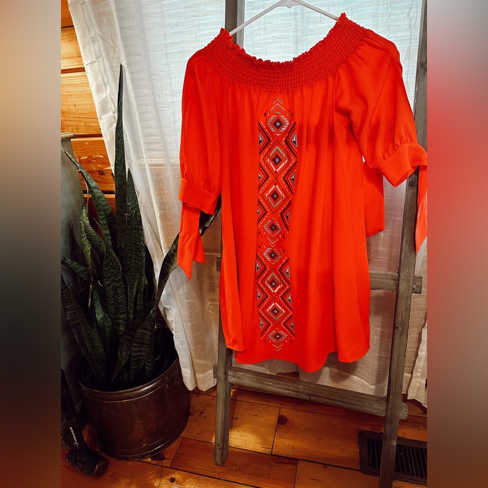 off the shoulders dress!!